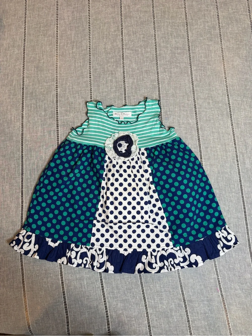 Baxter & Beatrice charming sleeveless